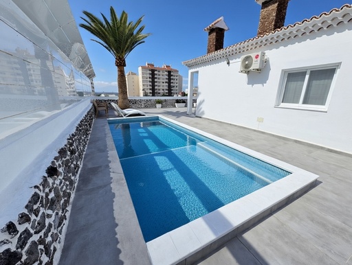 [012] Villa en Los Cristianos